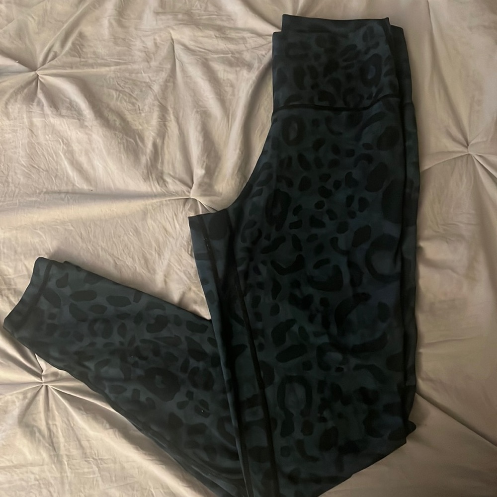 Leopard print leggings